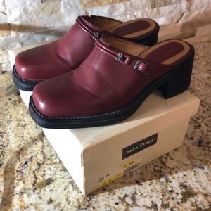 Bare Traps Lasso Jr Red Mules Size 4 M